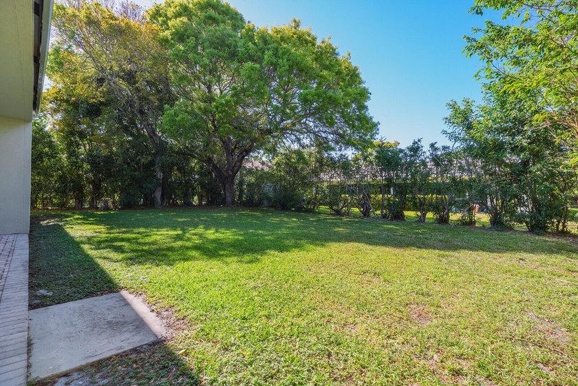 A rare opportunity to own this prime East Boca duplex. Brand new - photo 26