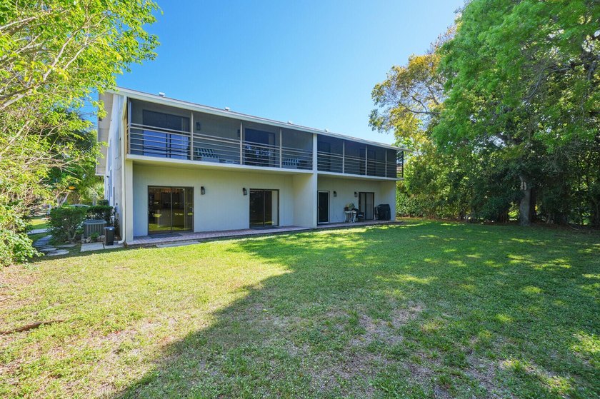 A rare opportunity to own this prime East Boca duplex. Brand new - photo 27