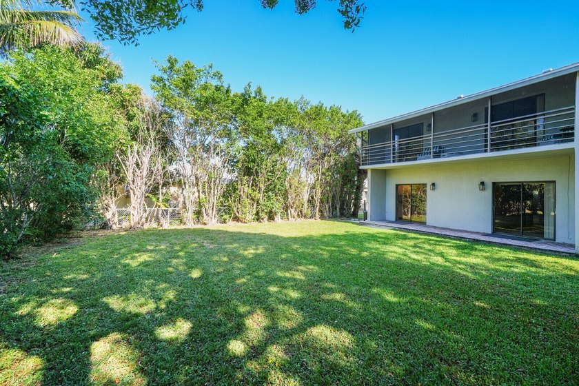 A rare opportunity to own this prime East Boca duplex. Brand new - photo 28