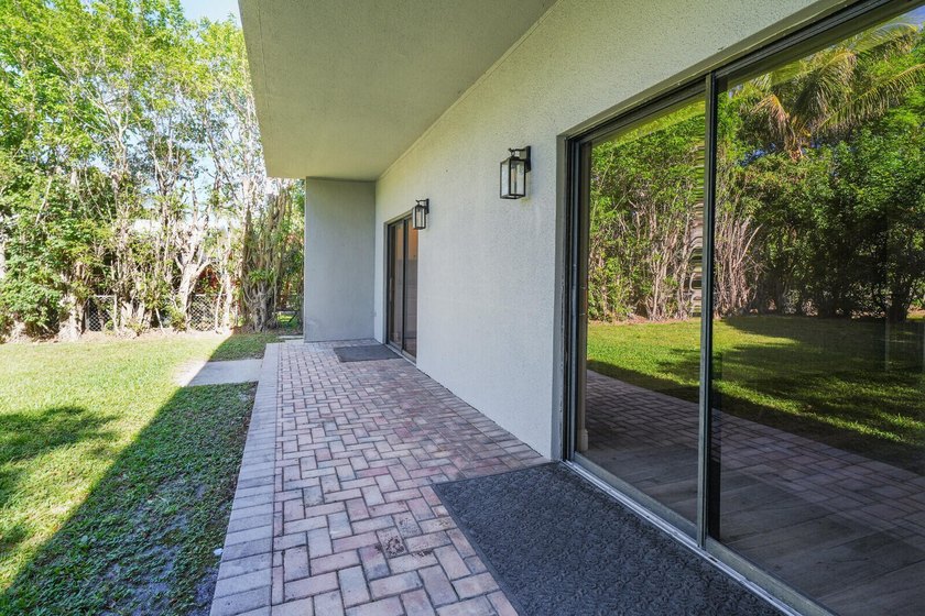 A rare opportunity to own this prime East Boca duplex. Brand new - photo 29