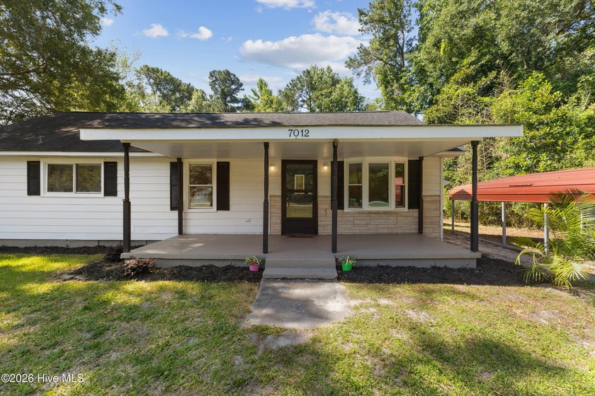 Rare opportunity to own a beautifully renovated home on a - photo 2