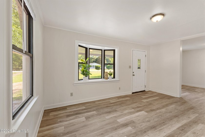 Rare opportunity to own a beautifully renovated home on a - photo 9