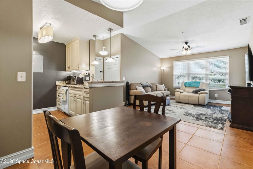This beautiful one-bedroom condo is upgraded and move-in ready - photo 4