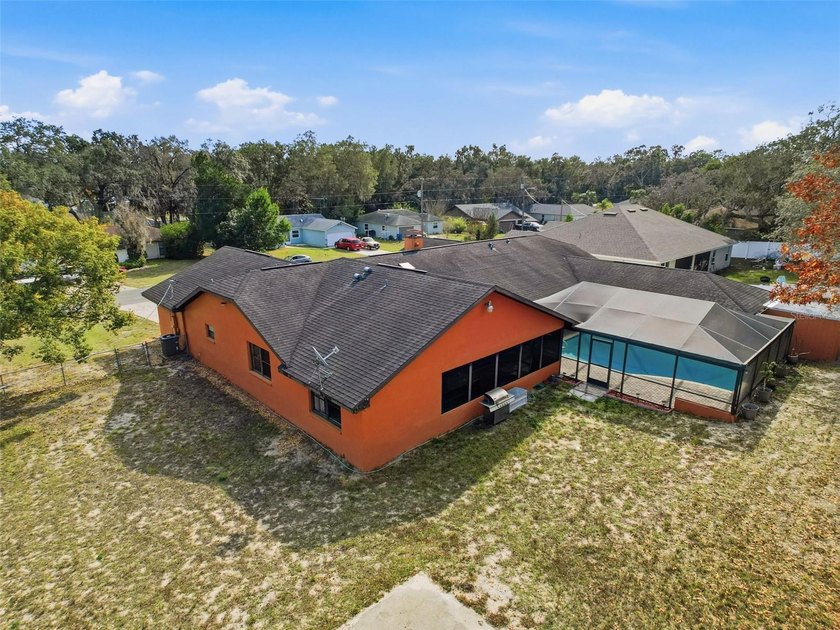 NEED A HOME THAT ACCOMMODATES 2 FAMILIES PERFECTLY? CHECKOUT - photo 3