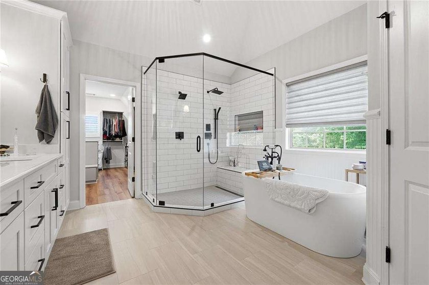 Why book a five-star resort when you can come home to one? - photo 17