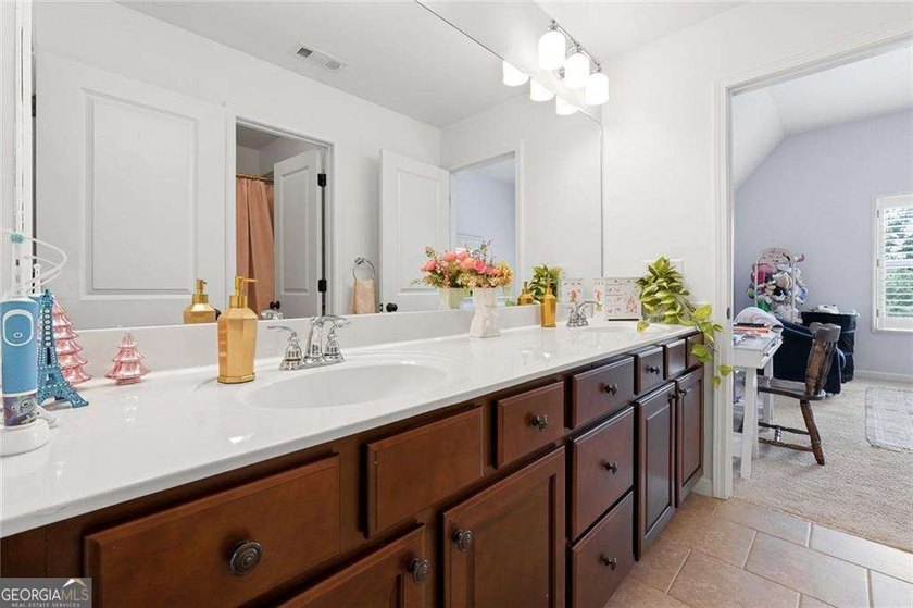 Why book a five-star resort when you can come home to one? - photo 27