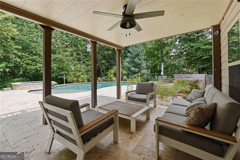 Why book a five-star resort when you can come home to one? - photo 32