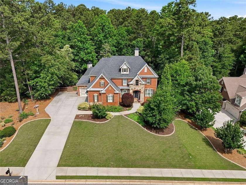 Why book a five-star resort when you can come home to one? - photo 34