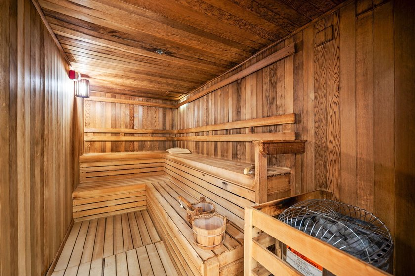 SPECTACULAR 2 BEDROOMS AND 2.5 BATHROOMS WITH AMAZING DIRECT - photo 37