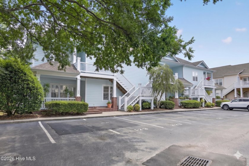 Charming 2-bedroom, 2-bath condo in desirable Wrightsville Ave - photo 2