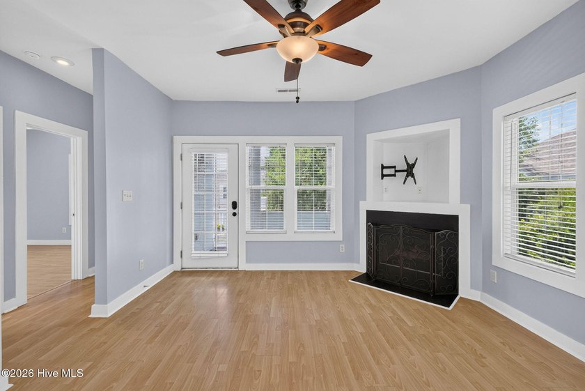 Charming 2-bedroom, 2-bath condo in desirable Wrightsville Ave - photo 6