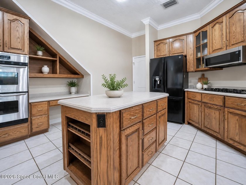 Luxury mini estate, acreage, cul-de-sac, pool... this one - photo 6