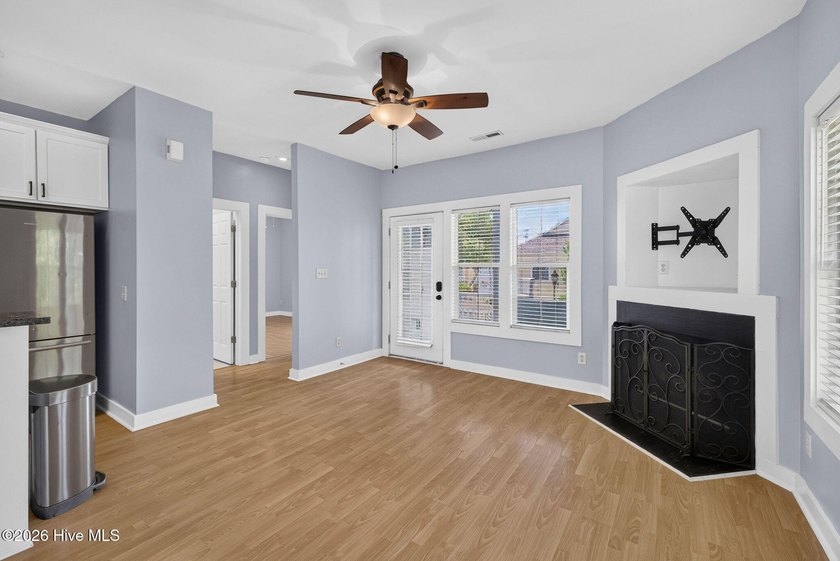 Charming 2-bedroom, 2-bath condo in desirable Wrightsville Ave - photo 8