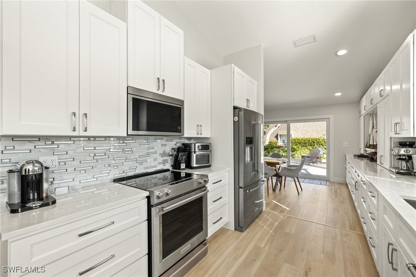 Stunning Remodeled Home with Pool in Prime Fort Myers Location - photo 15