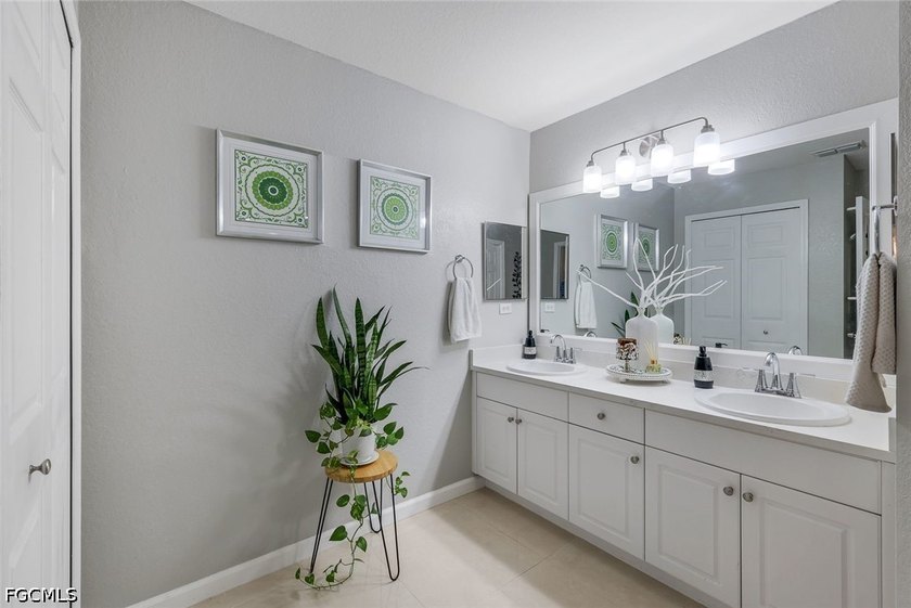 Don't miss this stunning 3-bedroom, 2-bath, 2-car garage home - photo 24