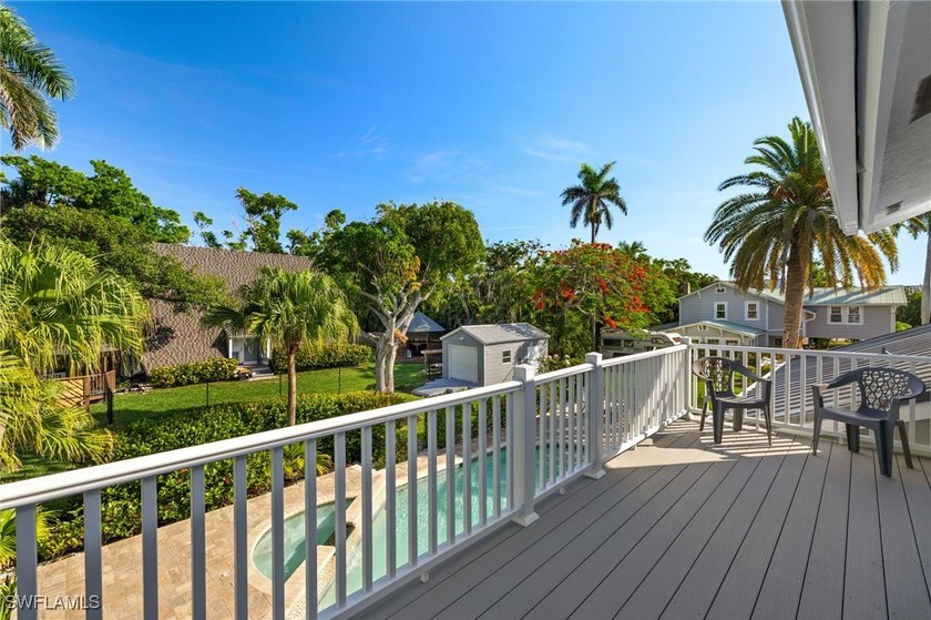 Stunning Remodeled Home with Pool in Prime Fort Myers Location - photo 25