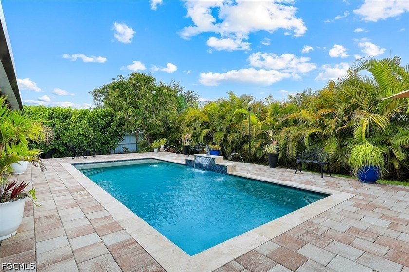 Don't miss this stunning 3-bedroom, 2-bath, 2-car garage home - photo 33
