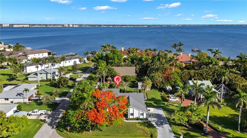 Stunning Remodeled Home with Pool in Prime Fort Myers Location - photo 45