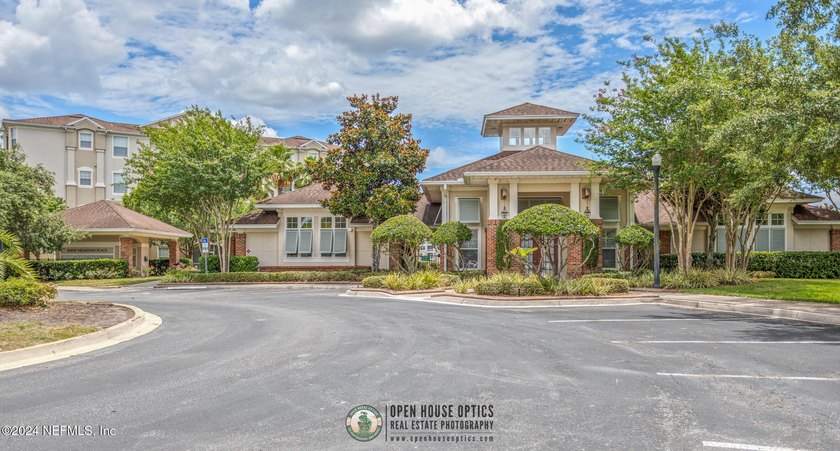Bank Approved Price . Short Sale - Subject to Lender Approval - photo 47
