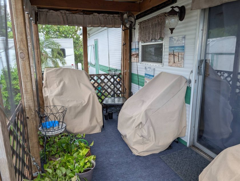Enjoy the Florida Lifestyle Here! Large Back Corner Lot with - photo 6