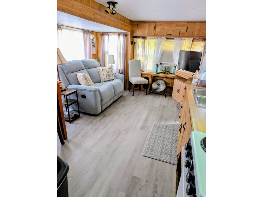 Enjoy the Florida Lifestyle Here! Large Back Corner Lot with - photo 9