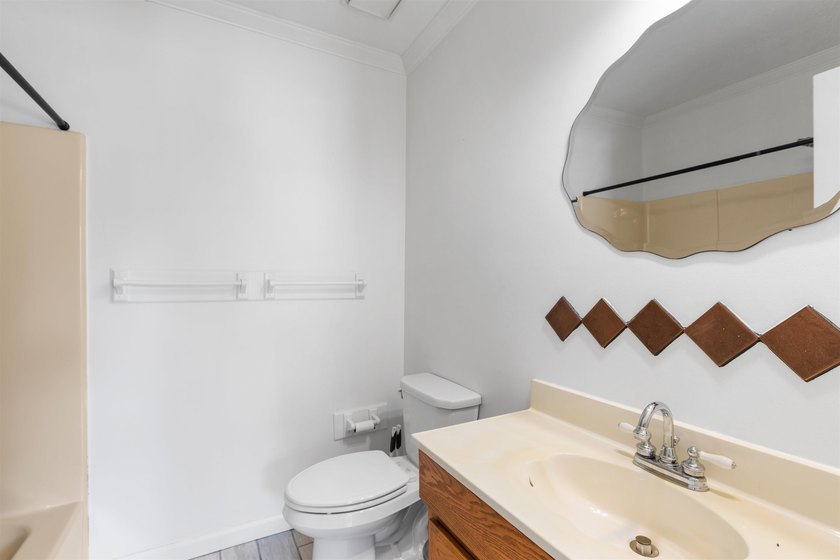 Don't miss this opportunity to own a beautifully maintained 3 - photo 14