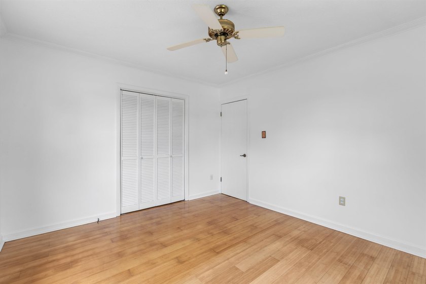 Don't miss this opportunity to own a beautifully maintained 3 - photo 16
