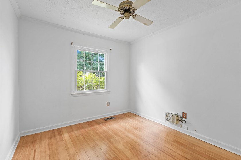 Don't miss this opportunity to own a beautifully maintained 3 - photo 17