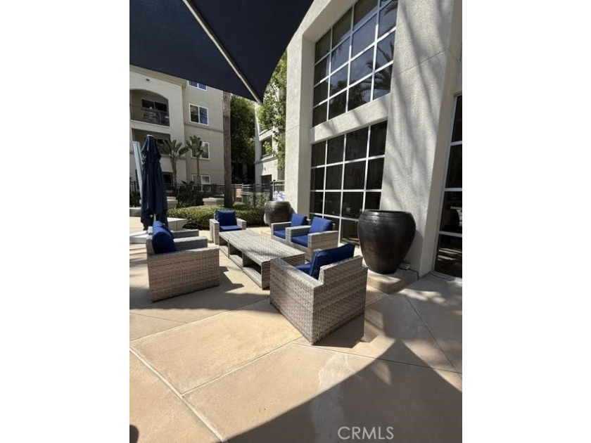 Lovely and immaculate resort-like living in a prime area of - photo 23
