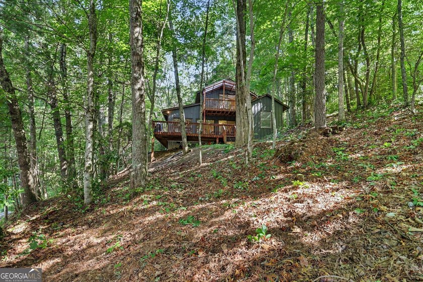 Wake each morning to the refreshing mountain air and peaceful - photo 24