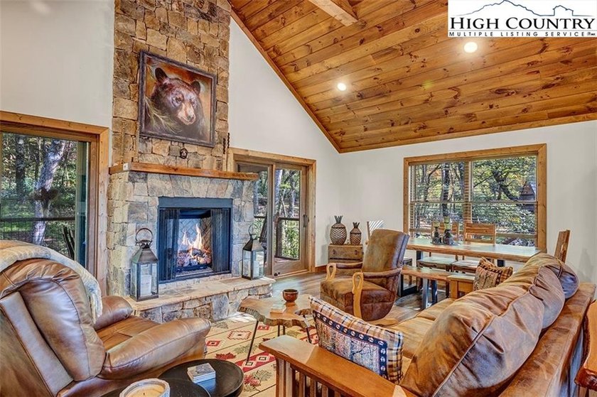 Nestled under the peaks of Sugar Mountain is this 3 bedroom, 3.5 - photo 26