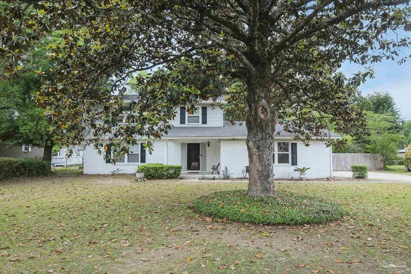 Welcome to this conveniently located 3 bedroom, 2.5 bath home - photo 8