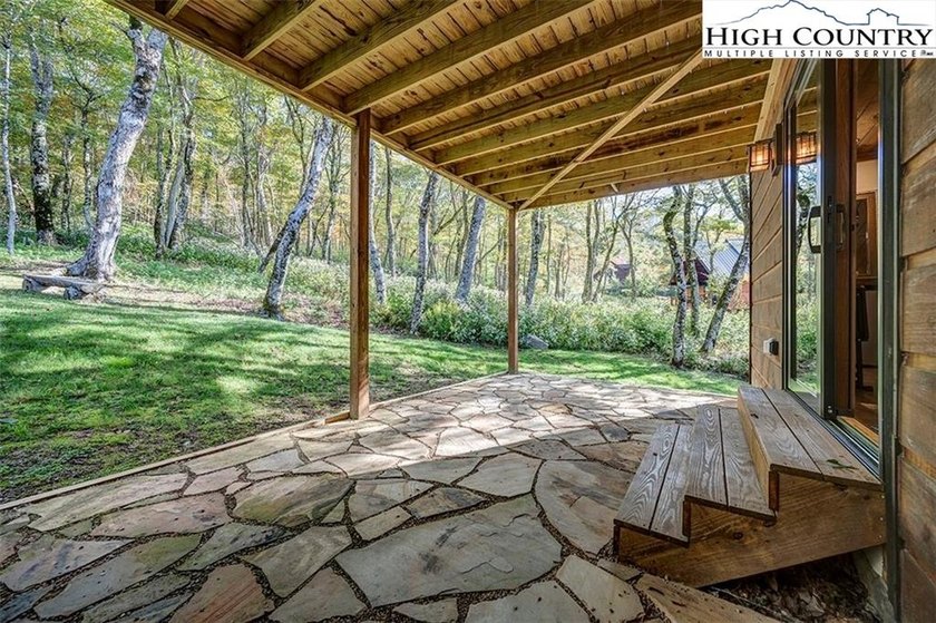 Nestled under the peaks of Sugar Mountain is this 3 bedroom, 3.5 - photo 41