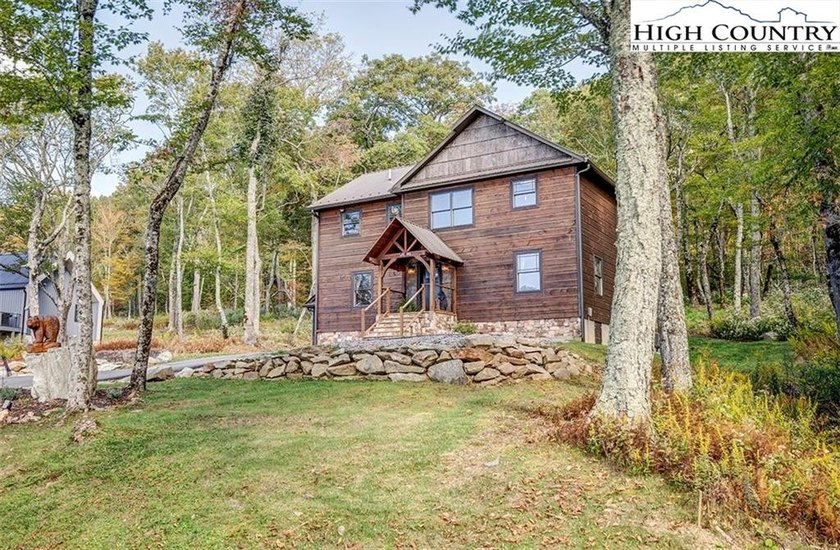 Nestled under the peaks of Sugar Mountain is this 3 bedroom, 3.5 - photo 44