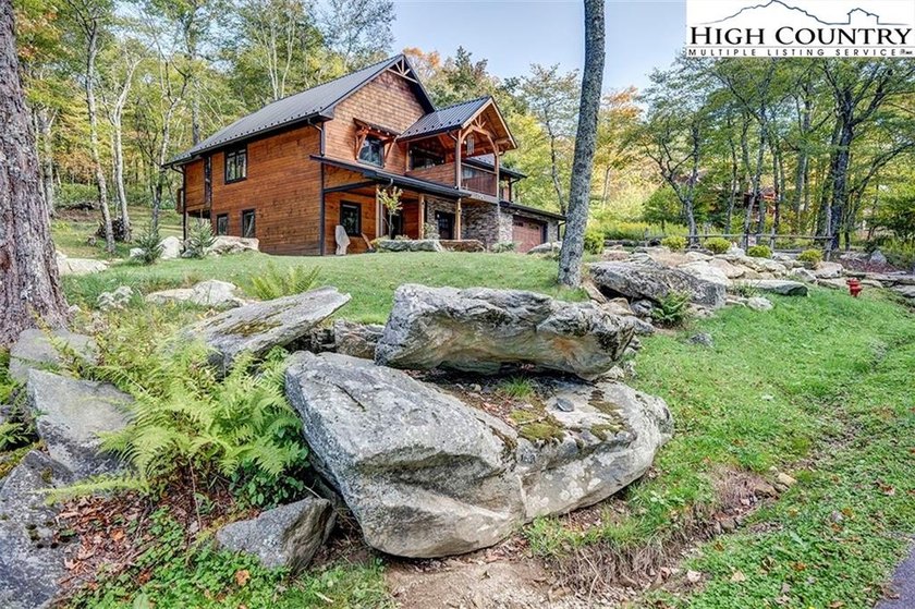 Nestled under the peaks of Sugar Mountain is this 3 bedroom, 3.5 - photo 45