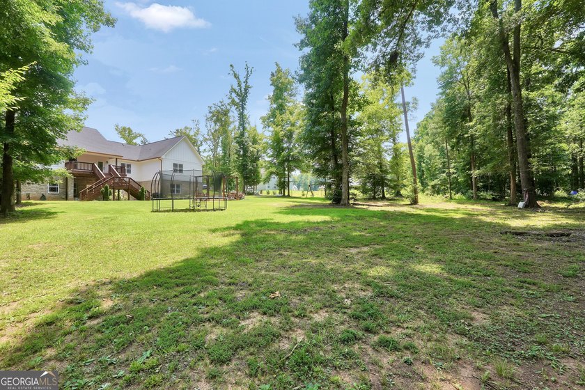 A rare find in Monticello, GA!! Situated on 1.22 beautifully - photo 11