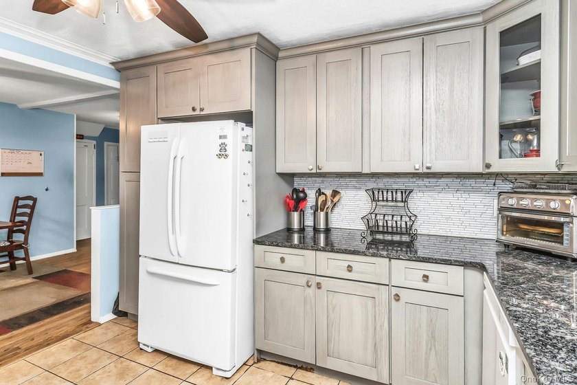 Welcome home to this beautiful 3/4 bedroom Cape Cod . The 4th - photo 12