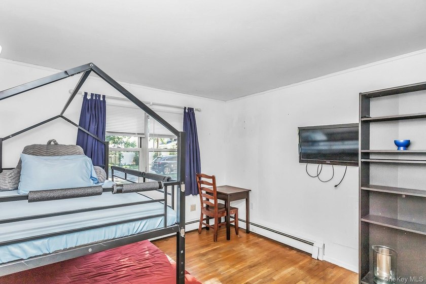 Welcome home to this beautiful 3/4 bedroom Cape Cod . The 4th - photo 16