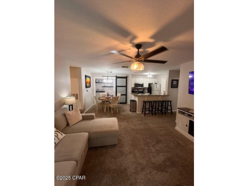Open House Sunday Feb 1st 1-4 Short-term rentals allowed! This - photo 2