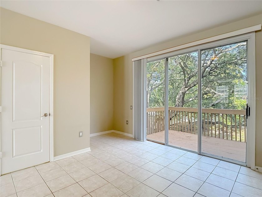 GATED TOWNHOME close to BAYSHORE BLVD, 3 Bed/2Full Baths /2Half - photo 23