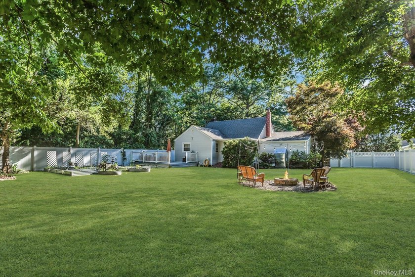 Welcome home to this beautiful 3/4 bedroom Cape Cod . The 4th - photo 23