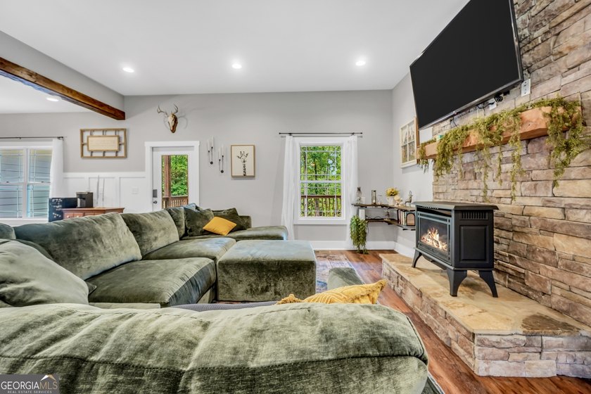 A rare find in Monticello, GA!! Situated on 1.22 beautifully - photo 31