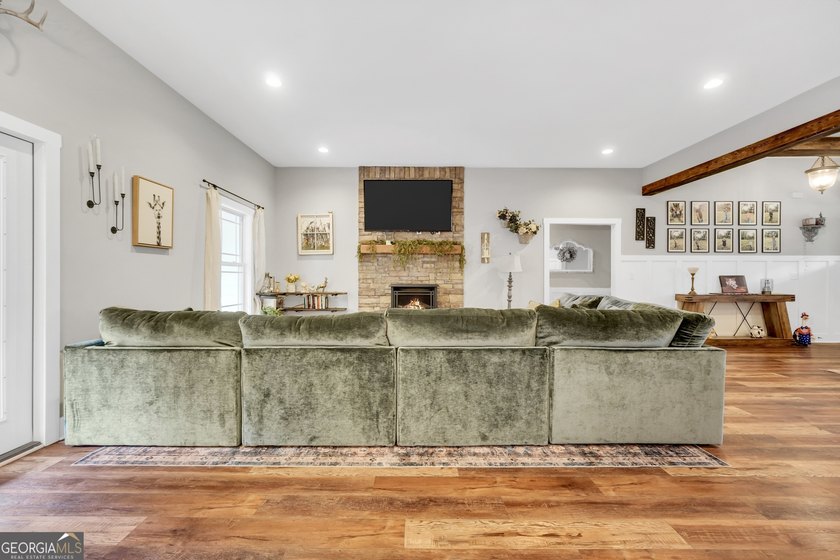 A rare find in Monticello, GA!! Situated on 1.22 beautifully - photo 34