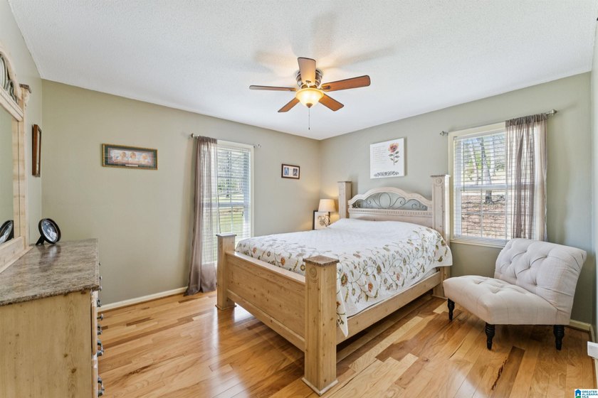 Welcome home to a well maintained 3 bedroom, 2 full bathroom - photo 15