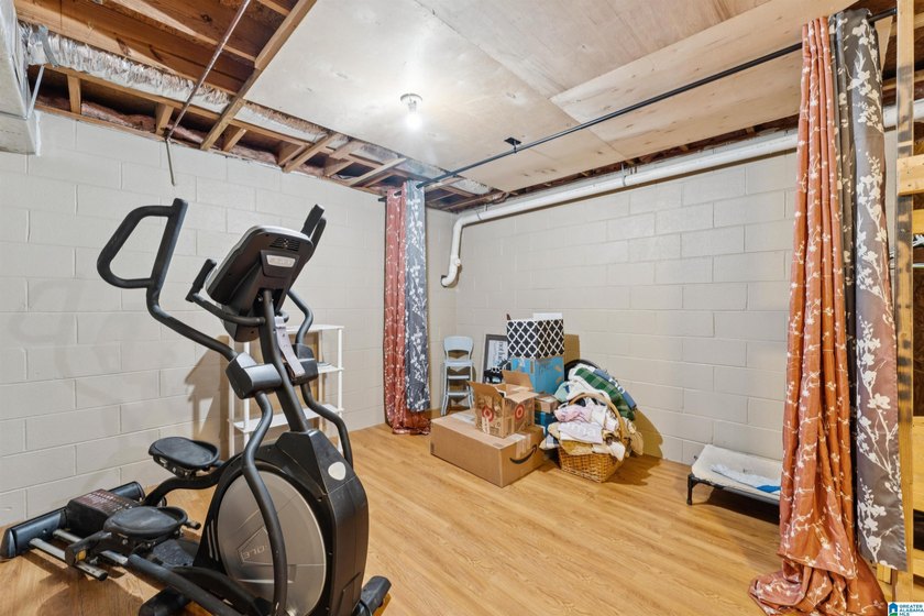 Welcome home to a well maintained 3 bedroom, 2 full bathroom - photo 38
