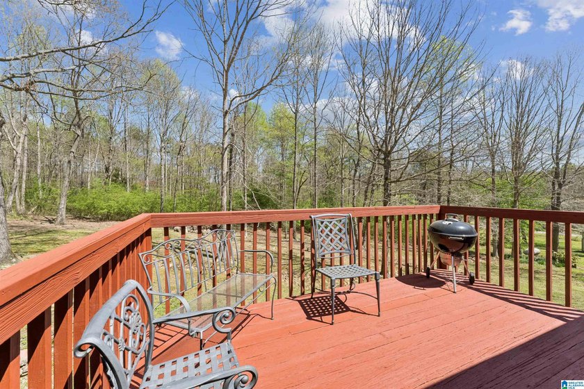Welcome home to a well maintained 3 bedroom, 2 full bathroom - photo 44