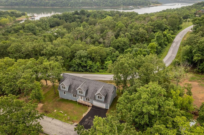 Brand new build in beautiful Cape Fair! This modern home - photo 49