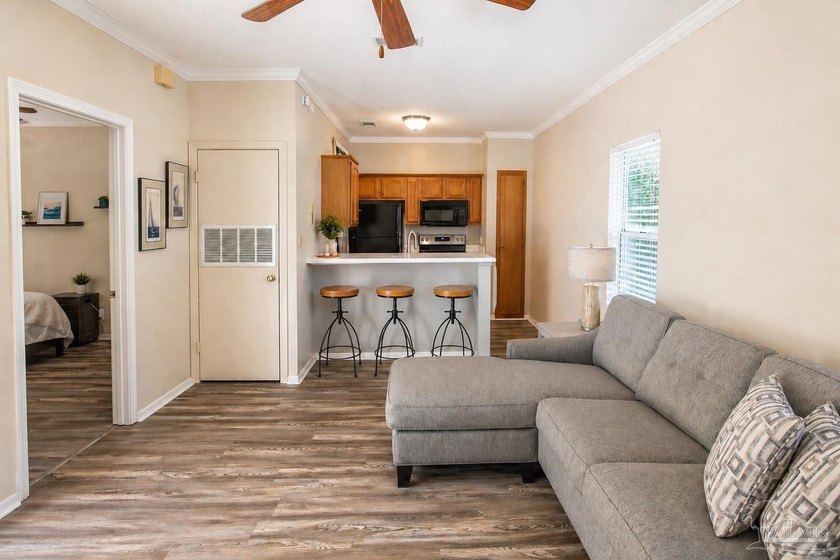 Welcome to Unit D10 at Riverwalk, a beautifully maintained - photo 5