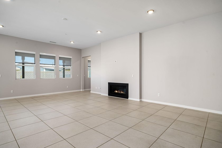 Welcome to 42787 Rachel Court, a contemporary desert retreat - photo 15
