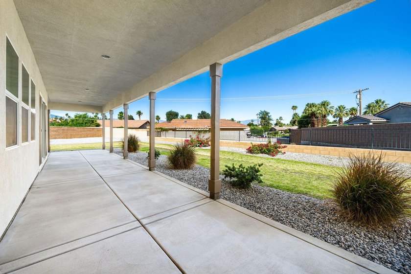 Welcome to 42787 Rachel Court, a contemporary desert retreat - photo 20